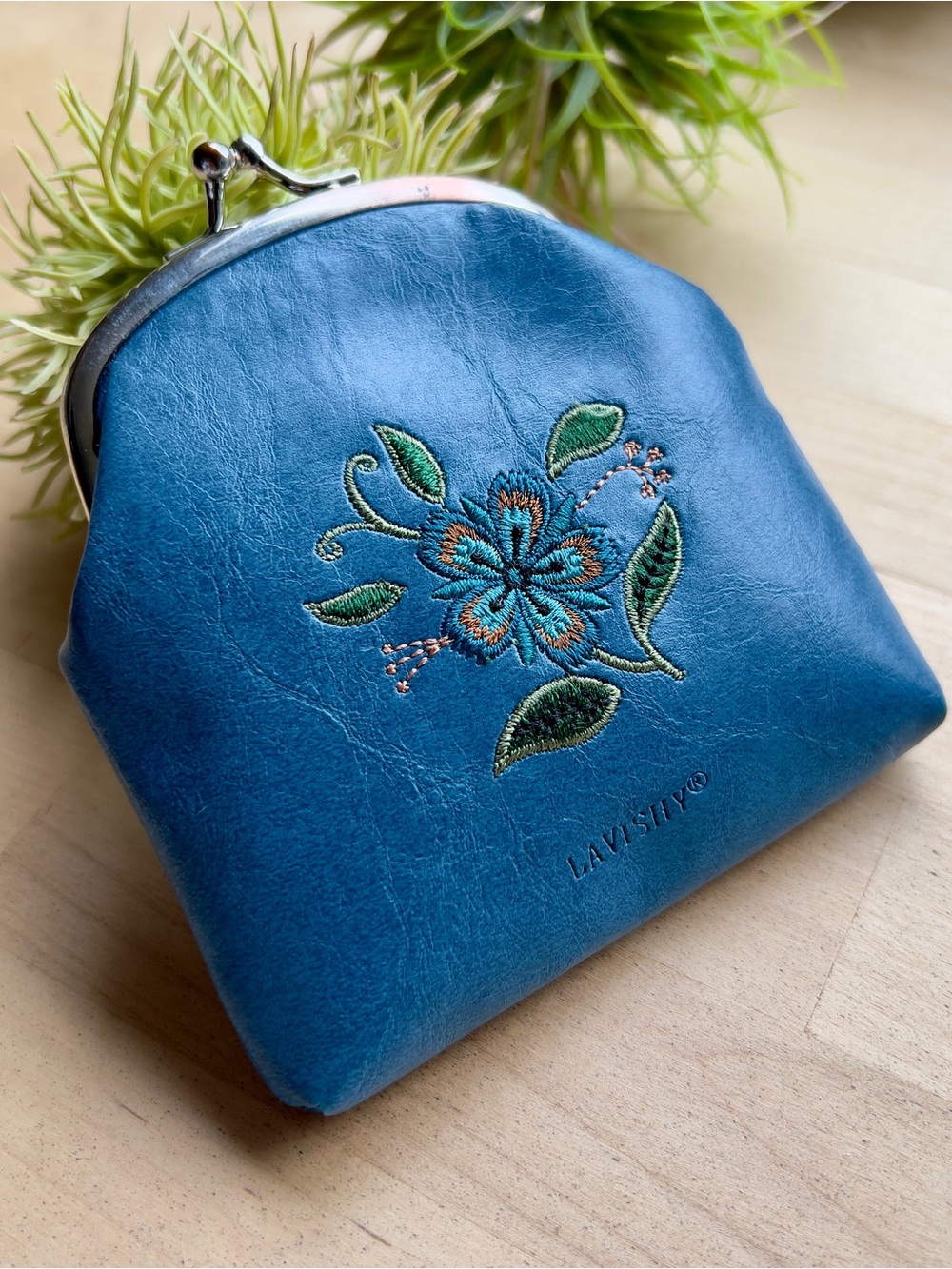 Lavishy Women’s Blue Faux Leather Floral Embroidery Kiss Lock Closure Coin Purse